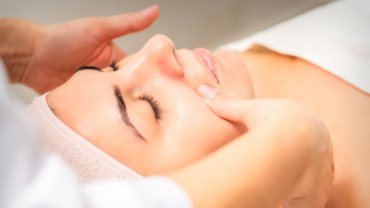 Castor Oil for Lymphatic Drainage: Nature’s Detox Tool You Didn’t Know You Needed.